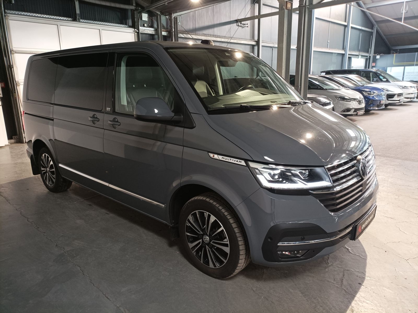 Volkswagen Multivan Kleinbus / Van VOLKSWAGEN Multivan 2,0 TDI 110kW DSG BMT Generation SIX Bus #1