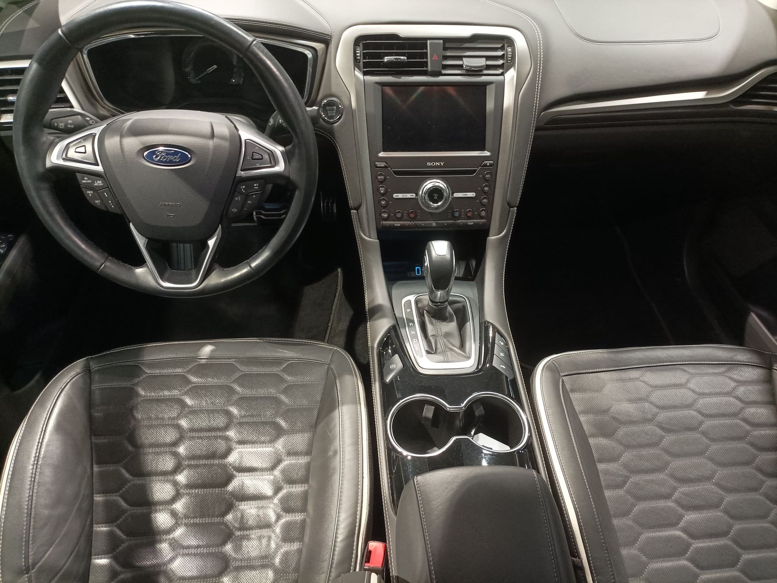 Ford Mondeo Limousine Mondeo 2.0 Hybrid Vignale #9