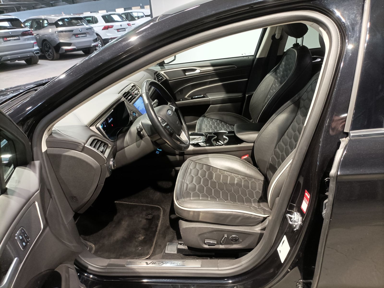 Ford Mondeo Limousine Mondeo 2.0 Hybrid Vignale #8