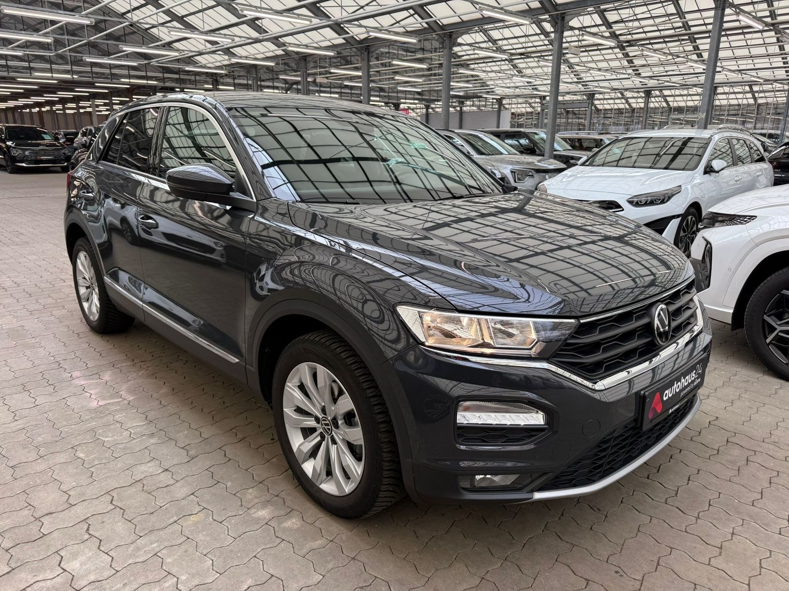 Volkswagen T-Roc SUV / Crossover / Geländewagen VOLKSWAGEN T-Roc 1.5 TSI ACT OPF DSG Sport Sports Utility Vehicle #1