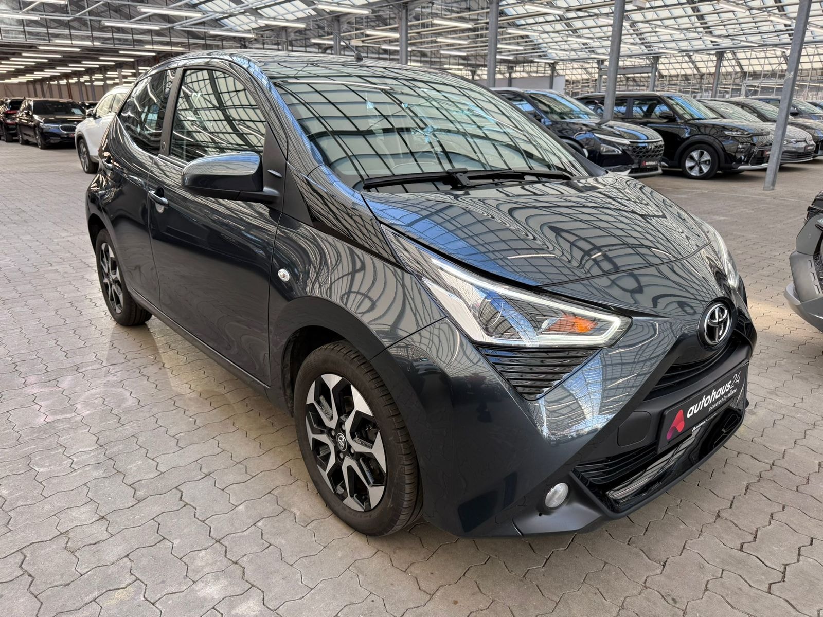 Toyota AYGO Schräghecklimousine TOYOTA AYGO 1,0-l-VVT-i Team Deutschland Kleinstwagen #1