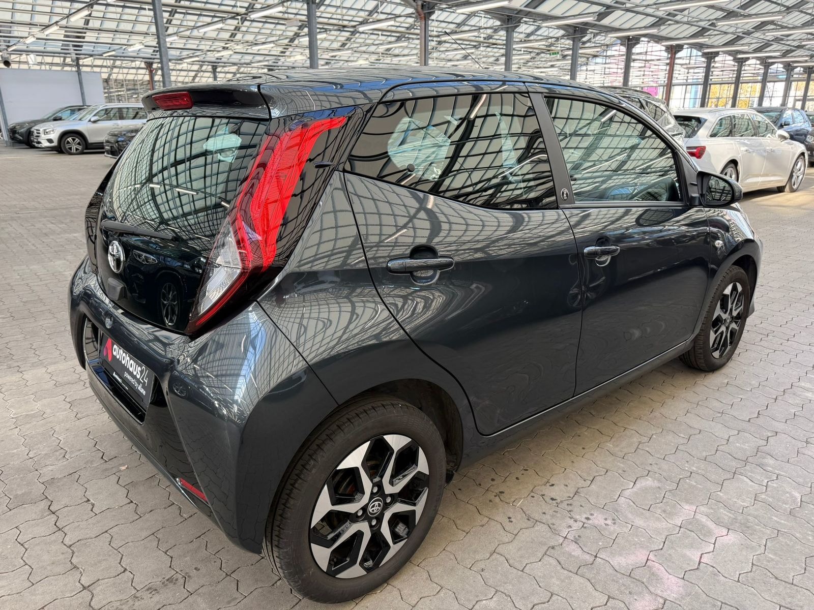 Toyota Aygo Schräghecklimousine Aygo 1.0 Team D #5