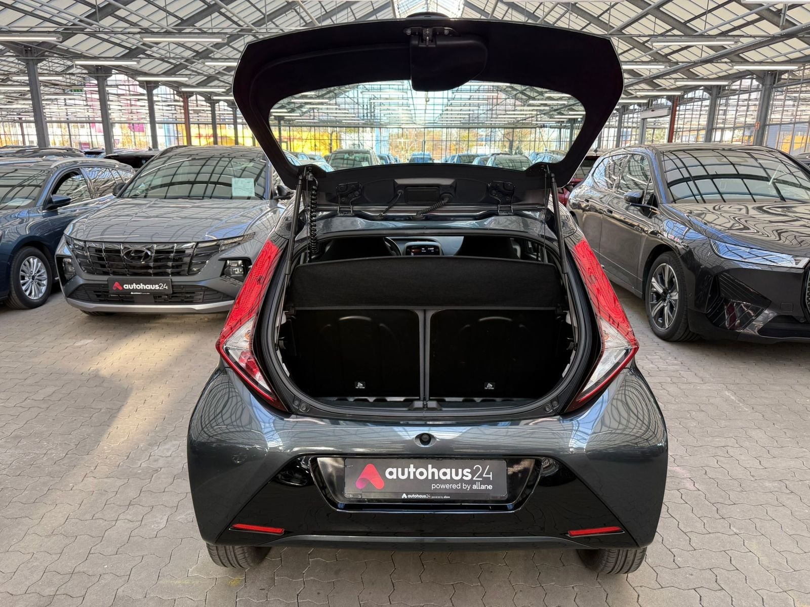 Toyota Aygo Schräghecklimousine Aygo 1.0 Team D #6