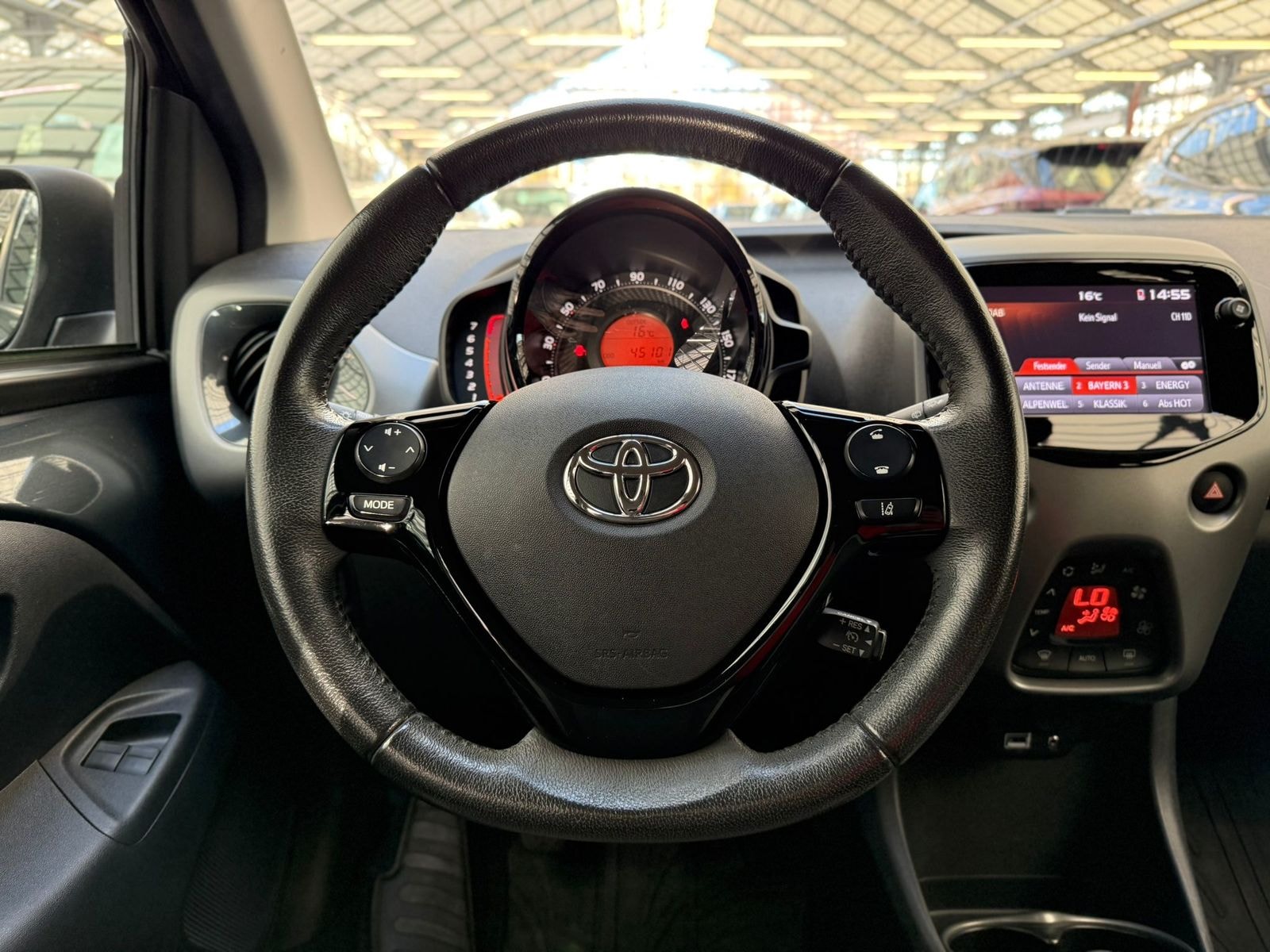 Toyota Aygo Schräghecklimousine Aygo 1.0 Team D #10