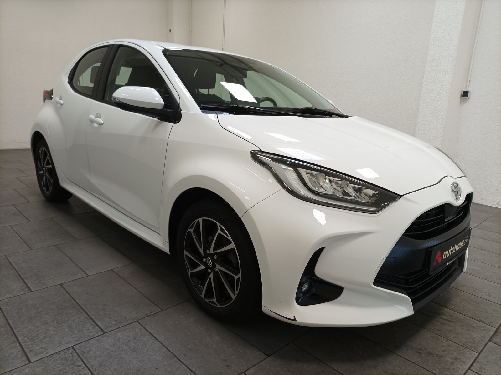 Toyota Yaris Schräghecklimousine TOYOTA Yaris 1.5-l-VVT-i Team Deutschland Schräghecklimousine #1