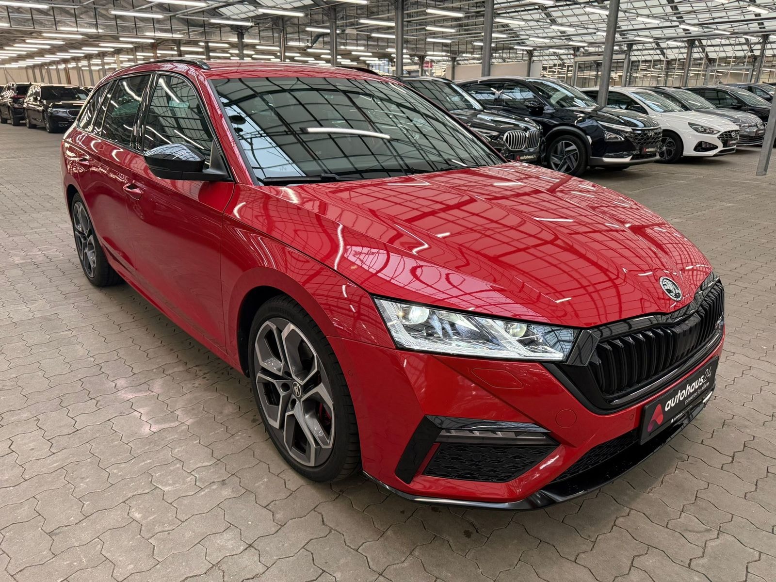 ŠKODA Octavia Kombi SKODA Octavia 2.0 TDI DSG RS PLUS COMBI Kombi #1