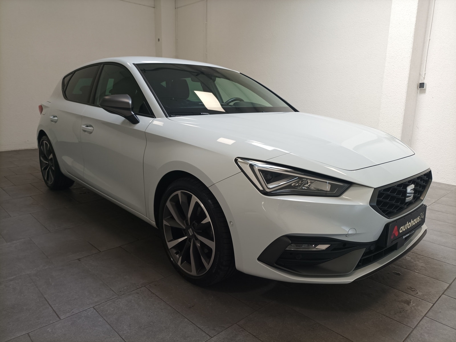 SEAT Leon Limousine SEAT Leon 1.5 eTSI ACT 110kW FR DSG Schräghecklimousine #1