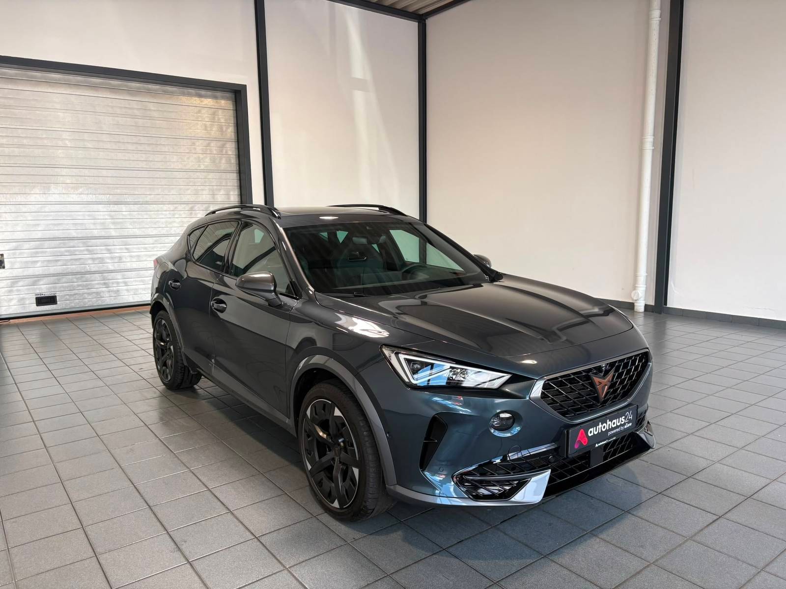 CUPRA Formentor SUV / Crossover / Geländewagen CUPRA Formentor 2.0 TSI 180kW VZ DSG Sports Utility Vehicle #1