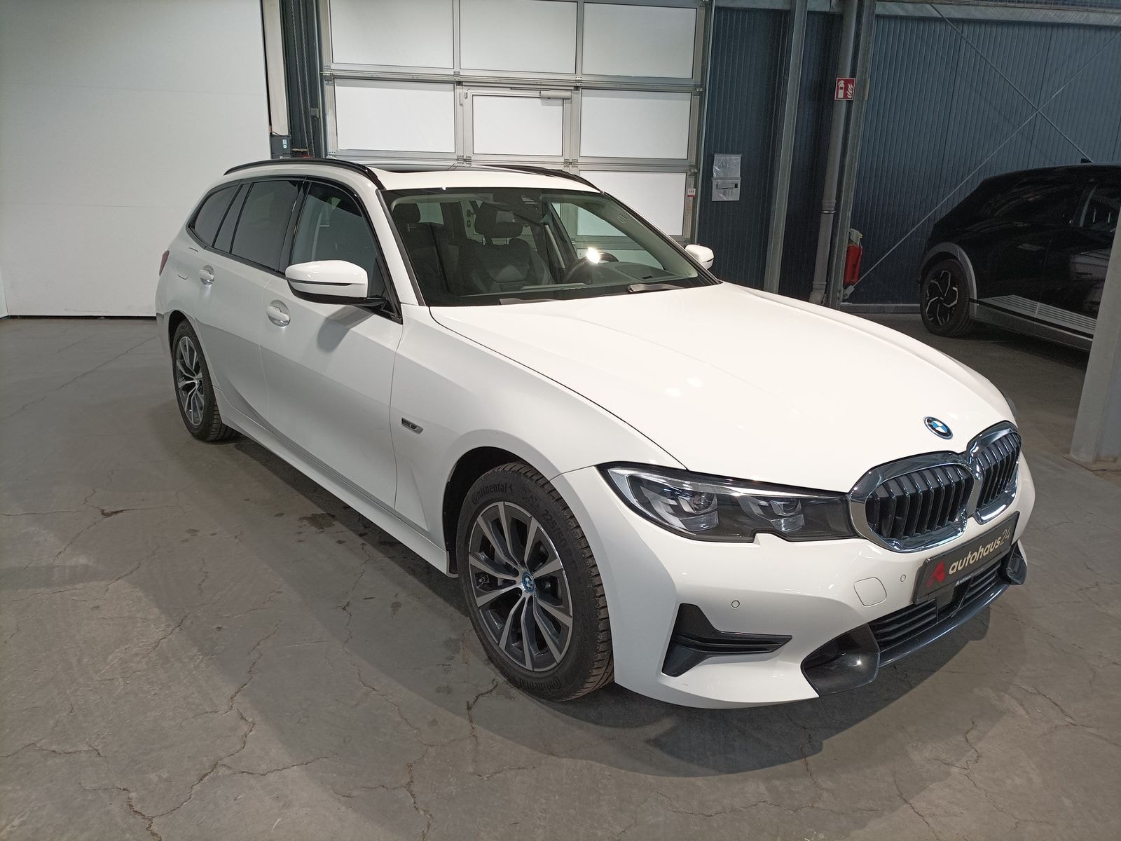 BMW 3er-Reihe Kombi BMW 3er-Reihe 330e Touring Sport Line Automatic Kombi #1
