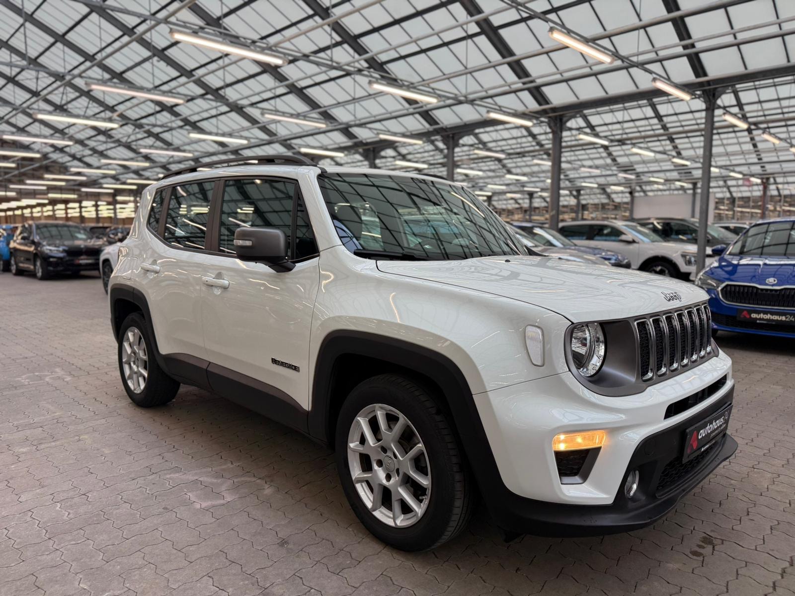 Jeep Renegade SUV / Crossover / Geländewagen JEEP Renegade 1.3l T-GDI I4 Limited DCT Sports Utility Vehicle #1