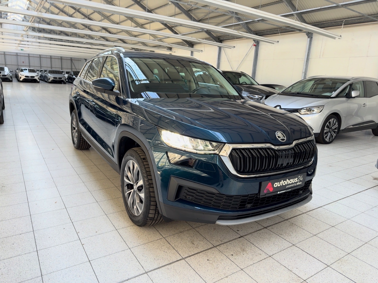 ŠKODA Kodiaq SUV / Crossover / Geländewagen SKODA Kodiaq 1.5 TSI ACT DSG AMBITION Sports Utility Vehicle #1