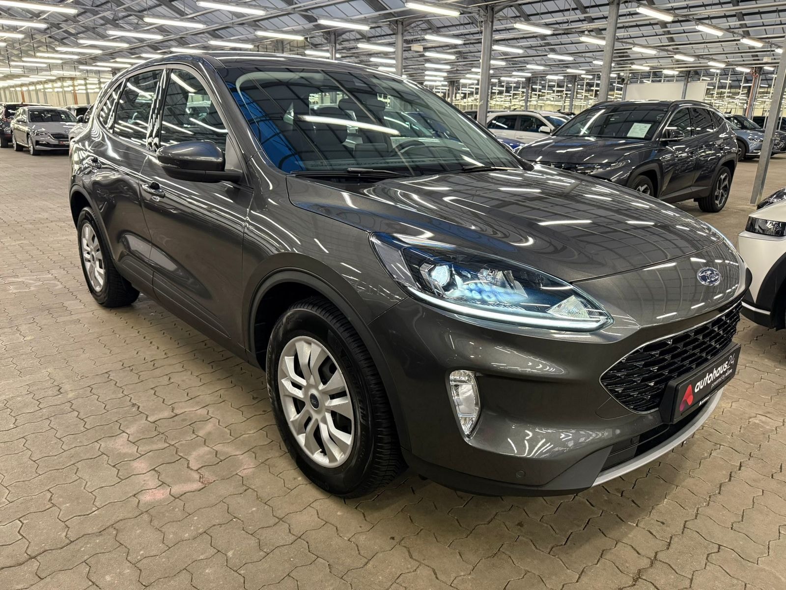 Ford Kuga SUV / Crossover / Geländewagen FORD Kuga 1.5 EcoBoost 88kW Cool & Connect Sports Utility Vehicle #1