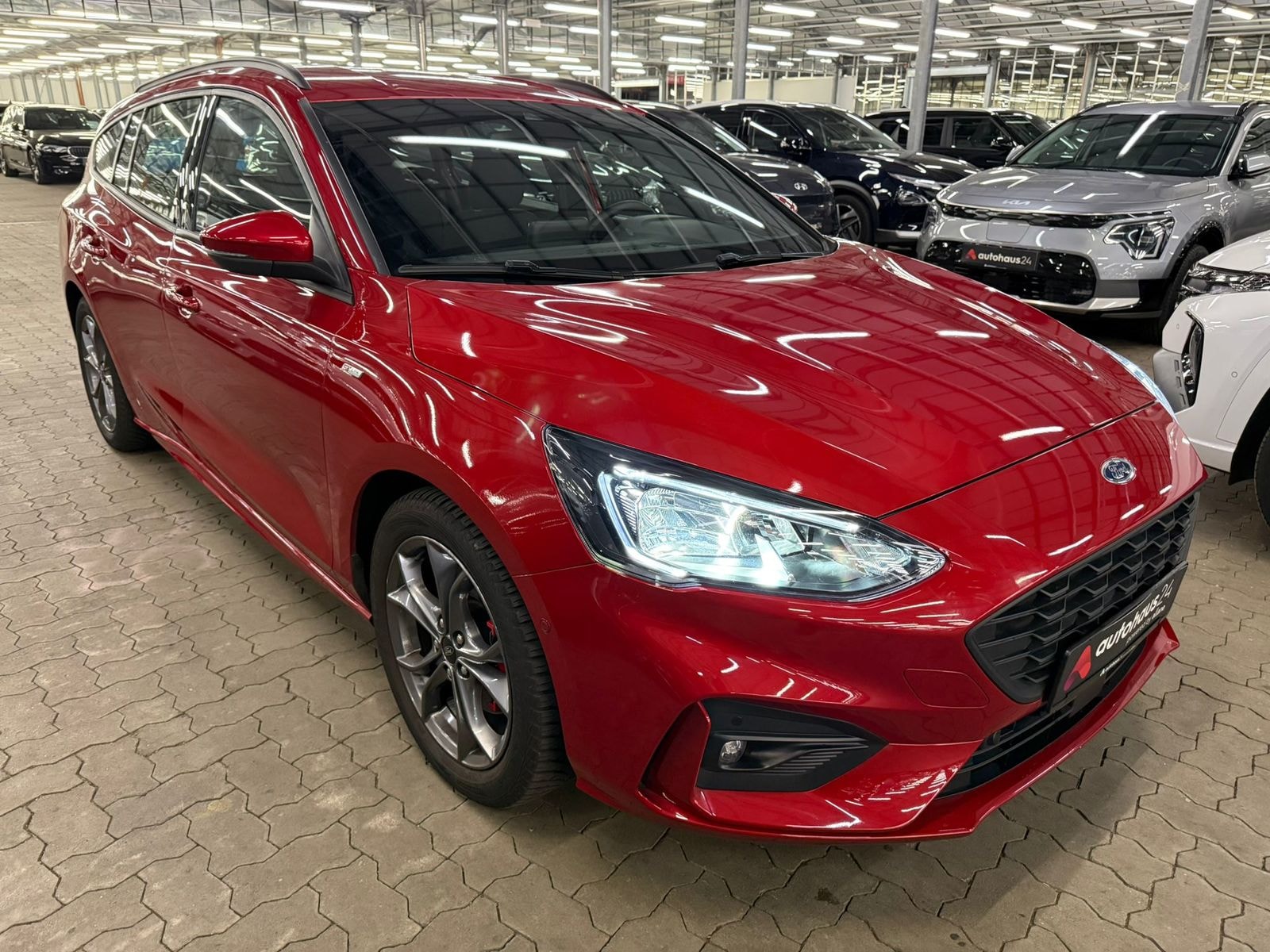 Ford Focus Kombi FORD Focus 1,0 EcoBoost Hybrid 92kW ST-Line Turnier Kombi #1