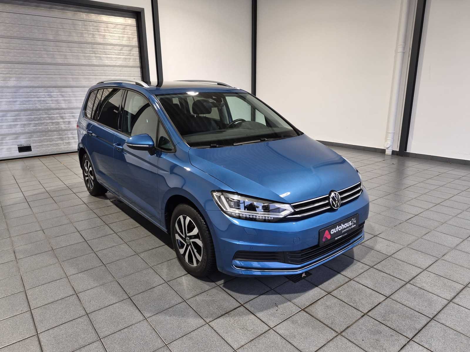 Volkswagen Touran Kleinbus / Van VOLKSWAGEN Touran 1.5 TSI OPF DSG ACTIVE Kompaktvan #1