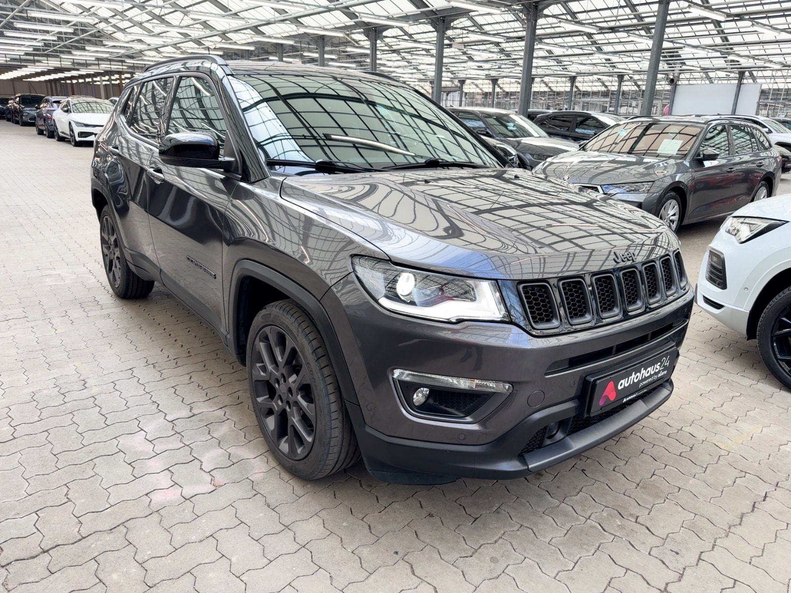 Jeep Compass SUV / Crossover / Geländewagen JEEP Compass 1.3 T-GDI I4 110kW S DCT Sports Utility Vehicle #1