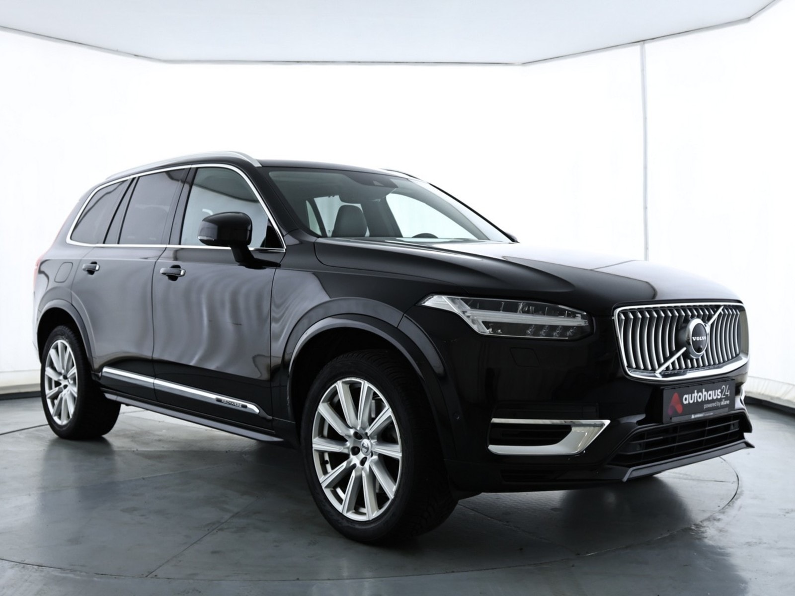 Volvo XC90 SUV / Crossover / Geländewagen VOLVO XC90 T8 Geartronic Recharge Inscription Sports Utility Vehicle #1
