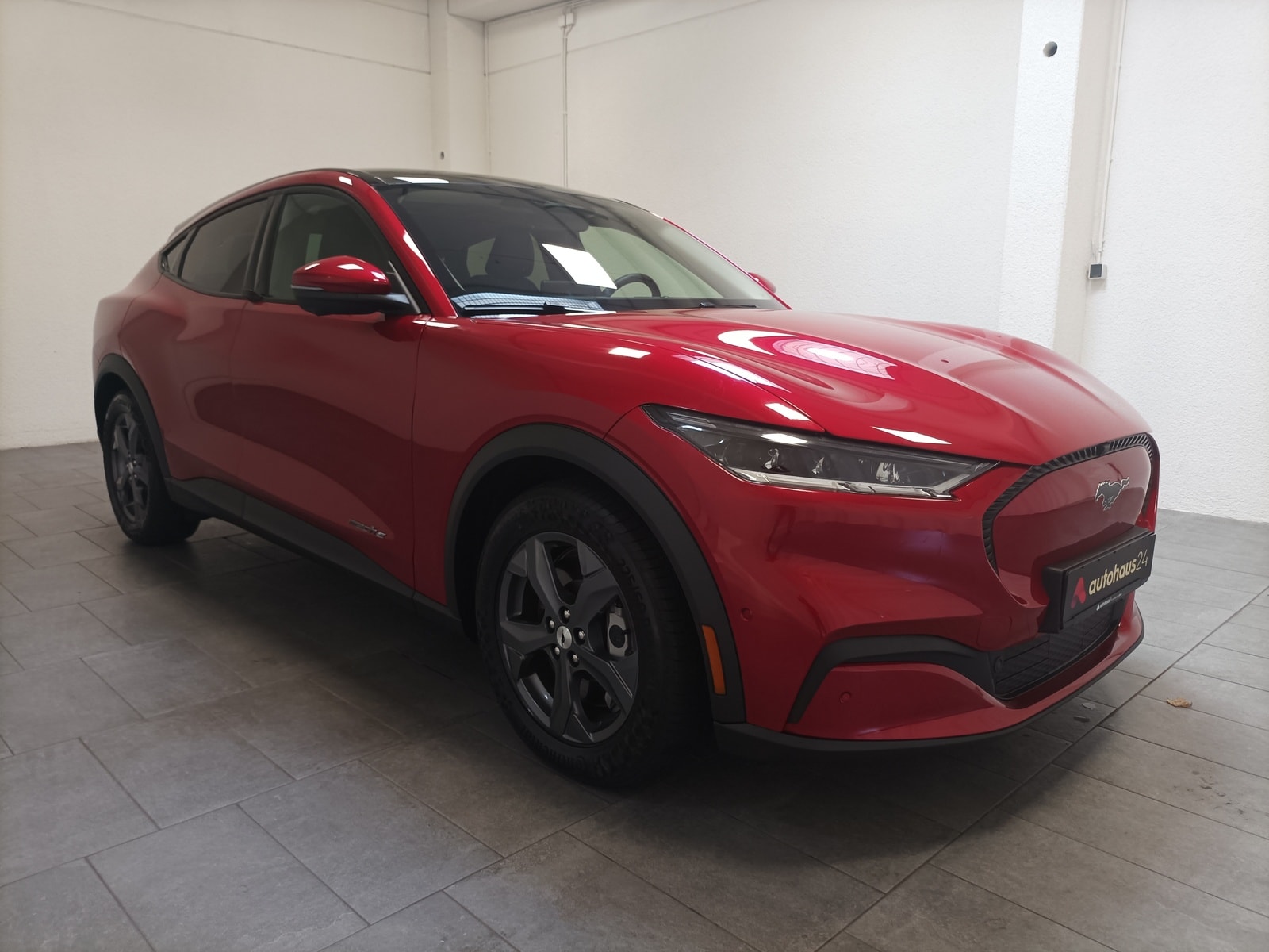 Ford Mustang SUV / Crossover / Geländewagen FORD Mustang Mach-E 75 kWh Sports Utility Vehicle #1