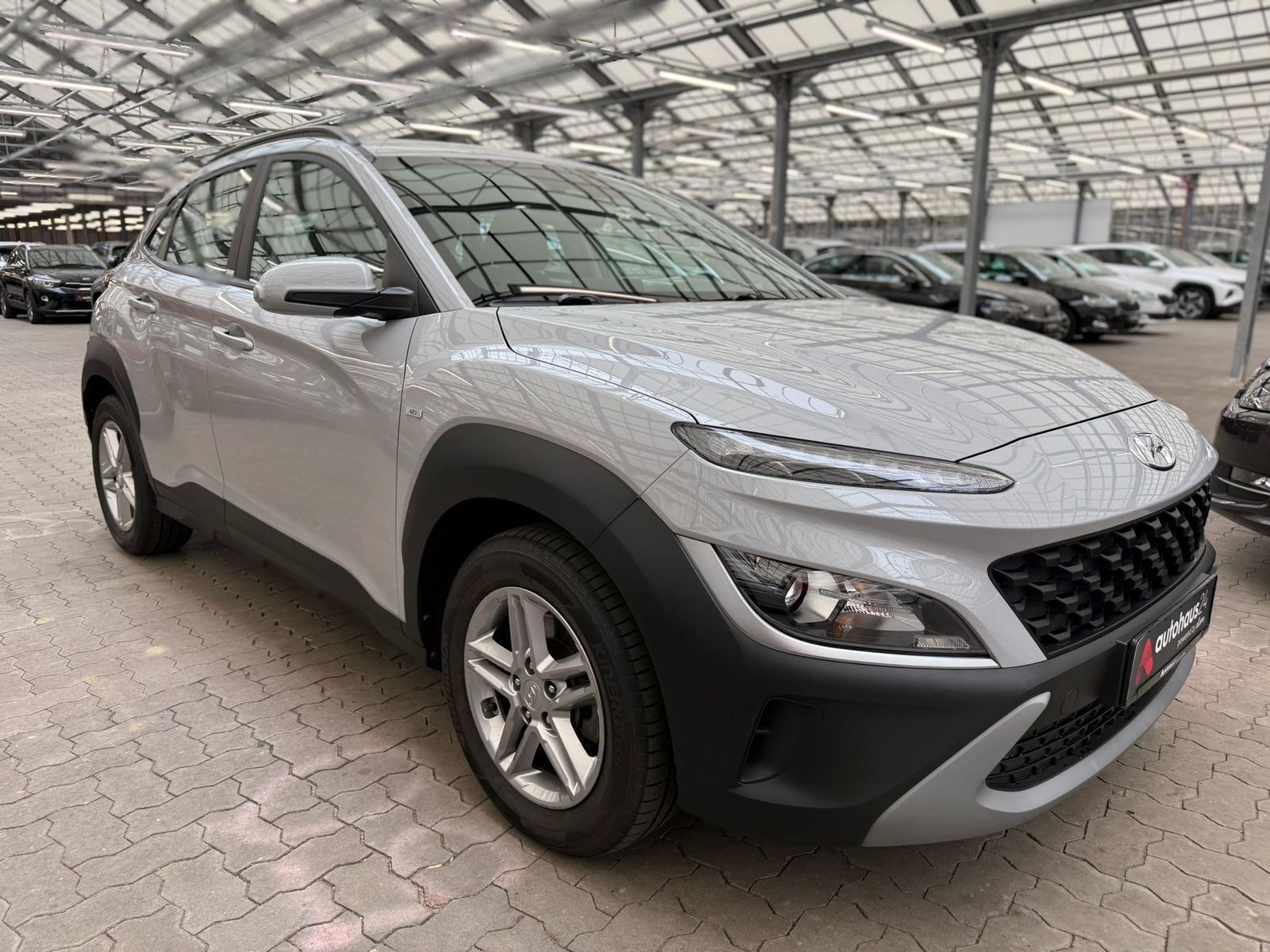 Hyundai Kona SUV / Crossover / Geländewagen HYUNDAI Kona 1.0 T-GDI 48V-Hybrid Select iMT Sports Utility Vehicle #1