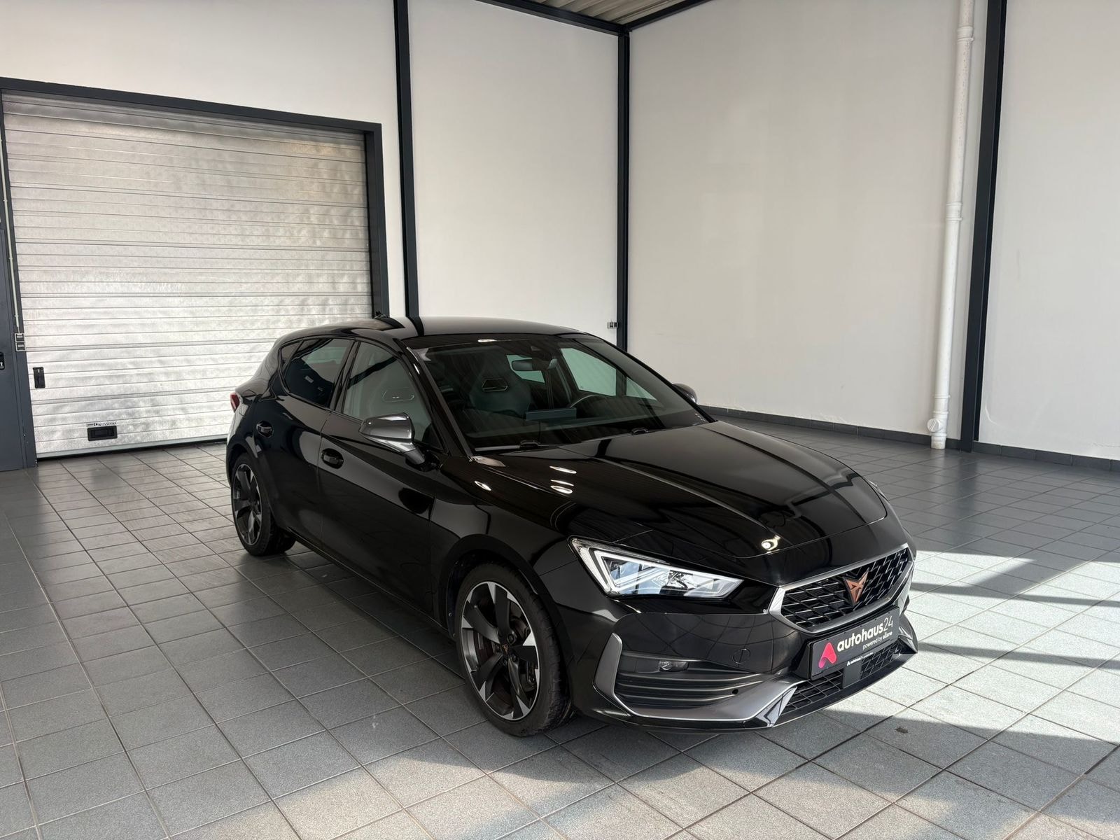 CUPRA Leon Limousine CUPRA Leon 2.0 TSI 180kW DSG Schräghecklimousine #1