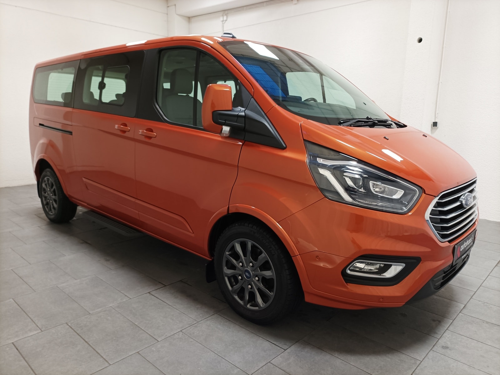 Ford Tourneo Sonstige FORD Tourneo Custom 320 L2H1 2,0EcoBlue 96kW Titanium Auto Kombi-Lieferwagen #1