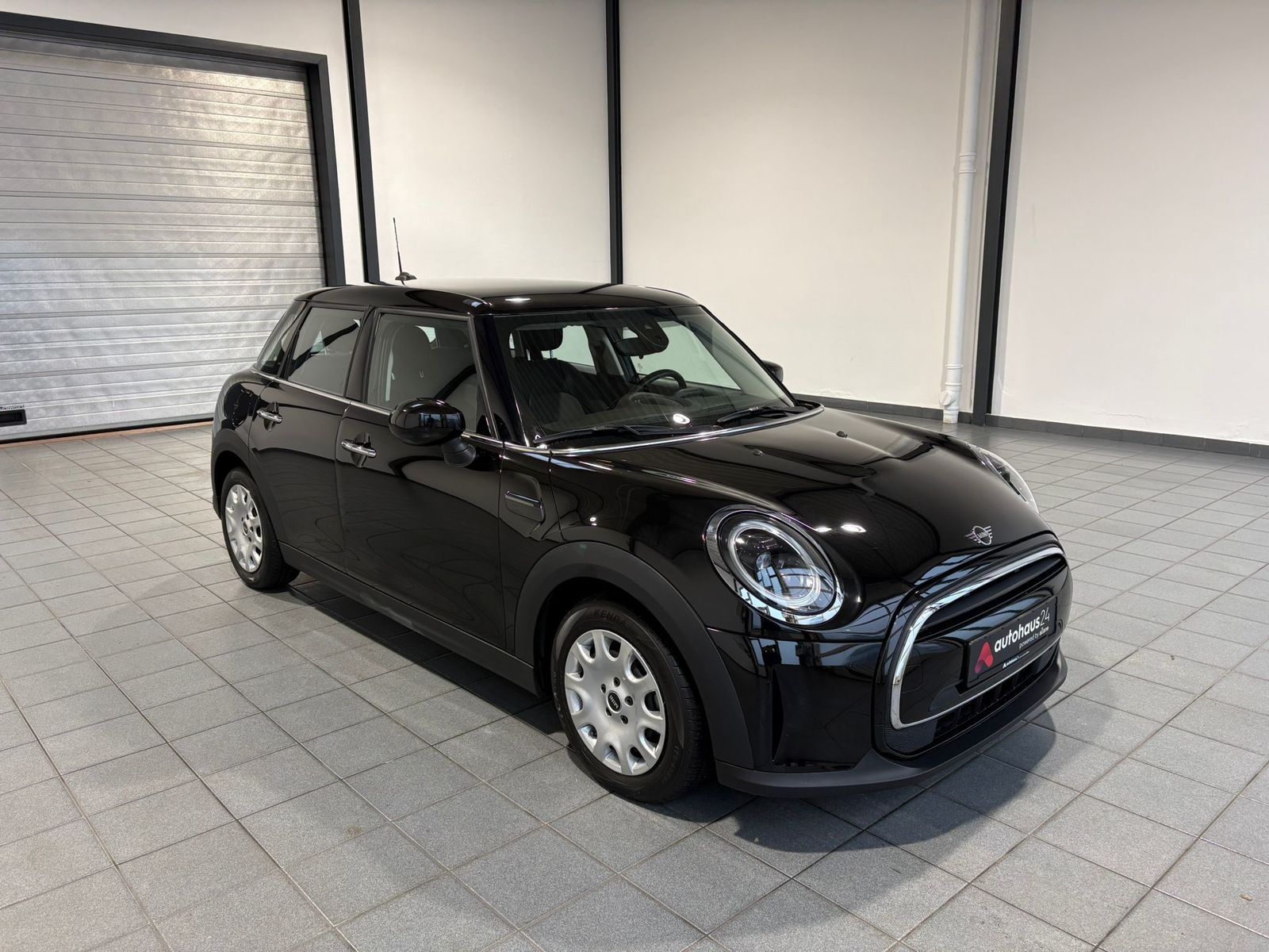 MINI 5-Türer Limousine MINI MINI One Essential Trim Schräghecklimousine #1