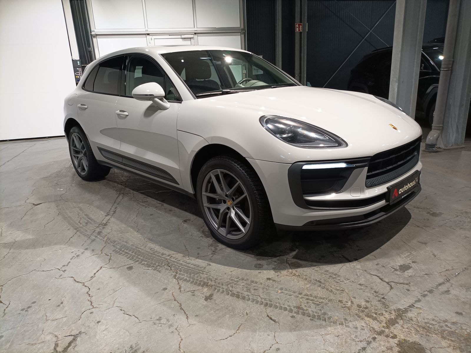 Porsche Macan SUV / Crossover / Geländewagen PORSCHE Macan - Sports Utility Vehicle #1