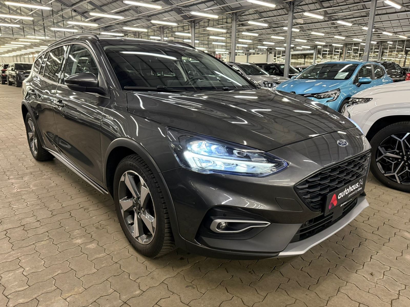 Ford Focus Kombi FORD Focus 1,0 EcoBoost 92kW Active Turnier Auto Kombi #1