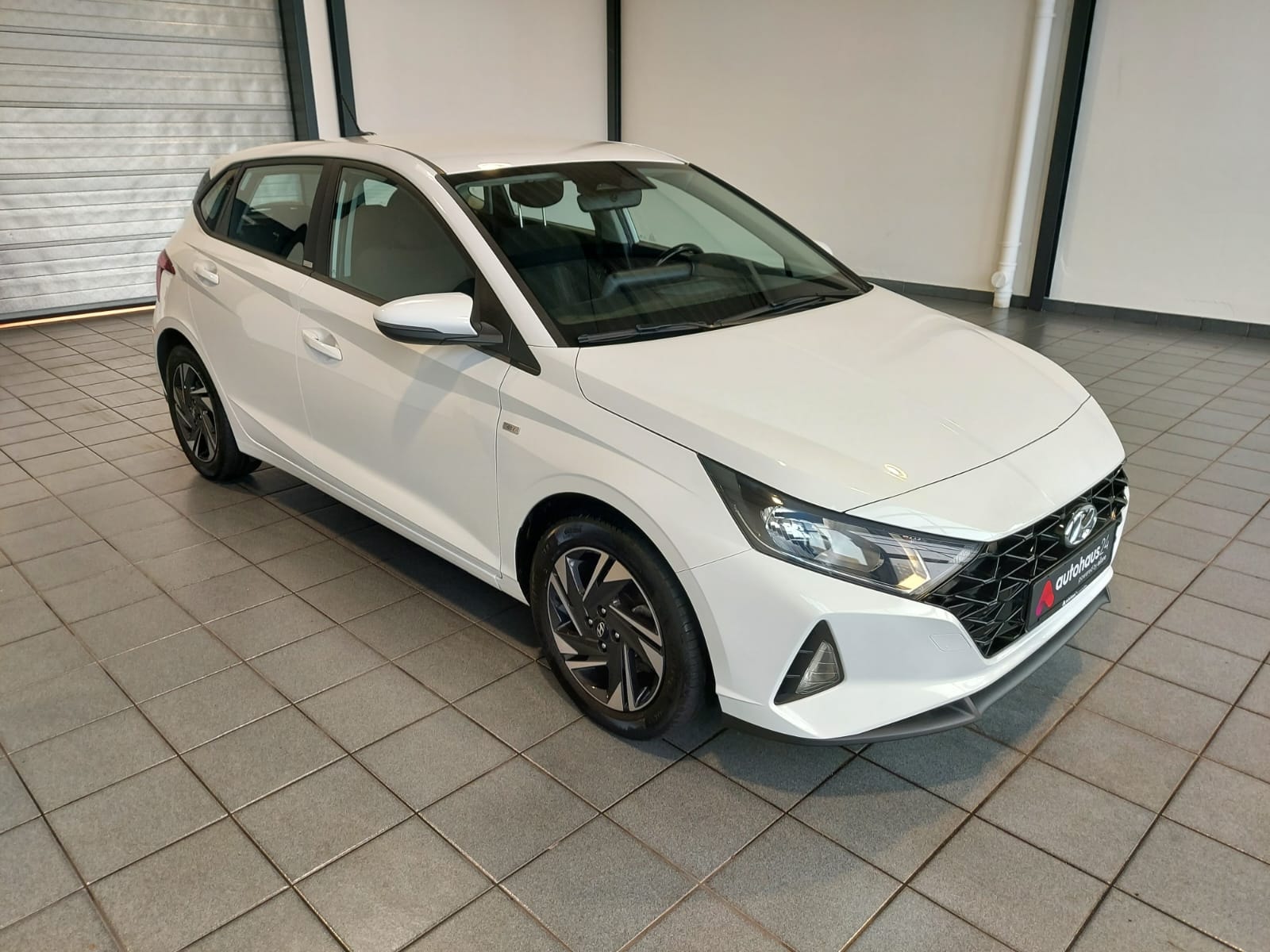 Hyundai i20 Schräghecklimousine HYUNDAI i20 1.0 T-GDI 74kW Hybrid Select Schräghecklimousine #1