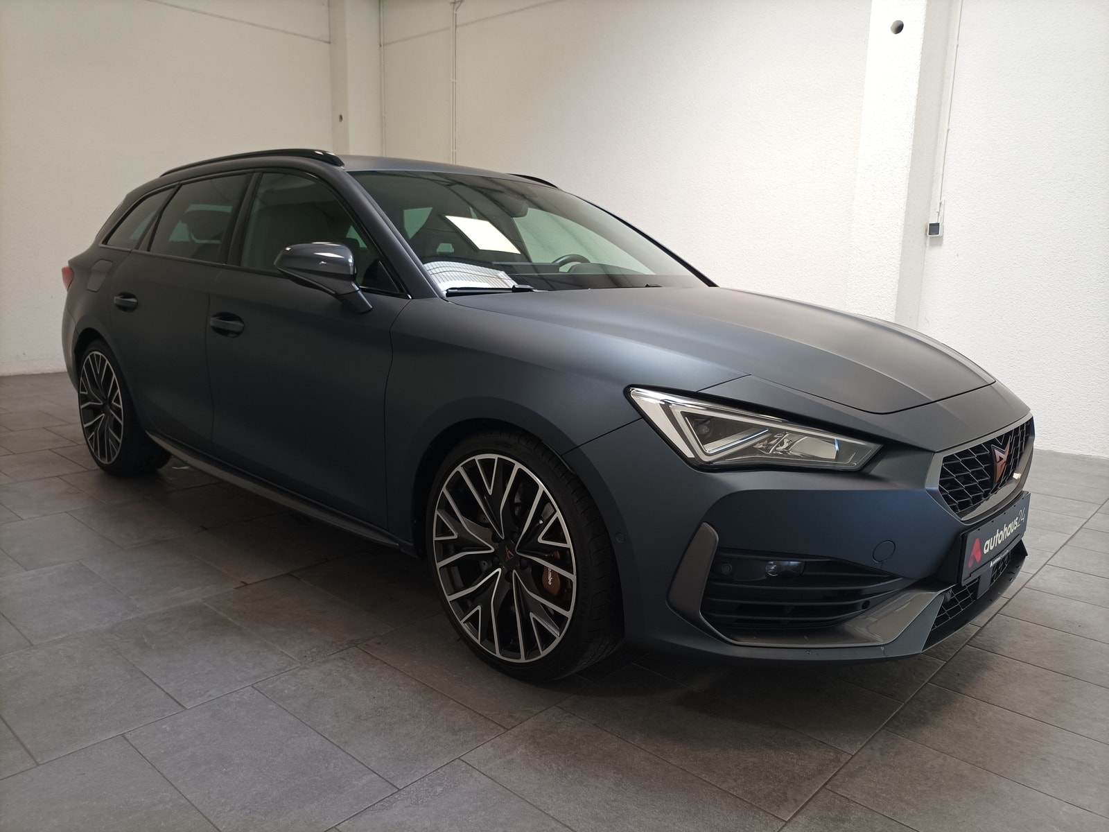 CUPRA Leon Kombi CUPRA Leon 2.0 TSI 228kW VZ 4Drive DSG Sportstourer Kombi #1