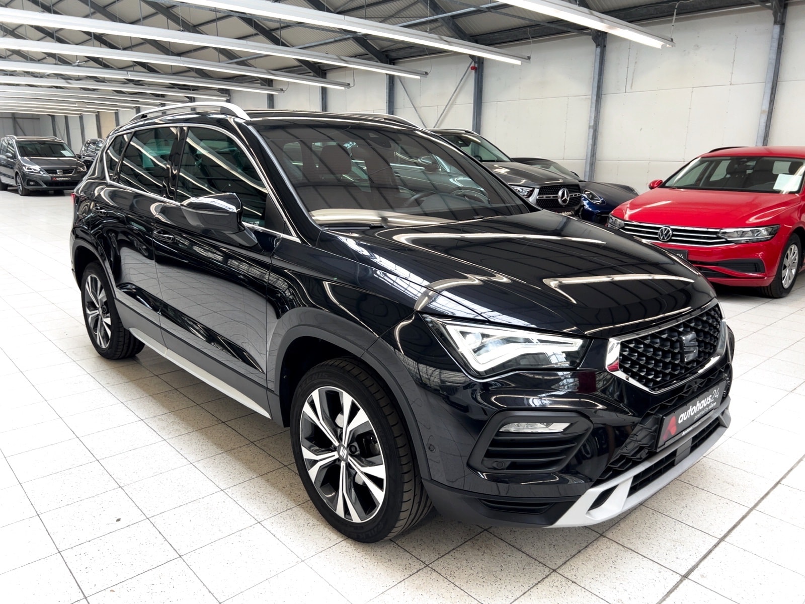 SEAT Ateca SUV / Crossover / Geländewagen SEAT Ateca 1.5 TSI ACT 110kW Xperience Sports Utility Vehicle #1