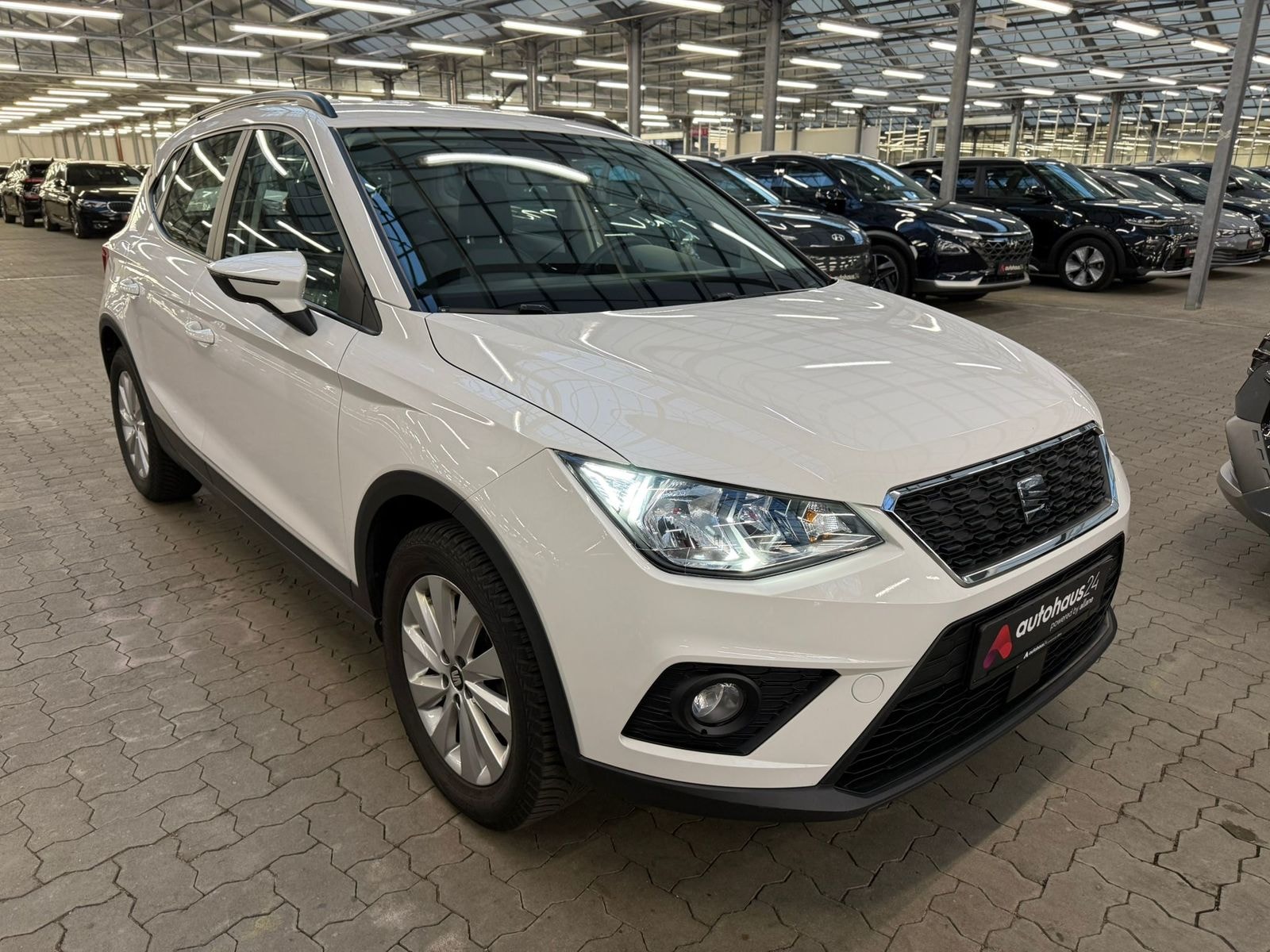 SEAT Arona SUV / Crossover / Geländewagen SEAT Arona 1.0 TSI 70kW Style Sports Utility Vehicle #1