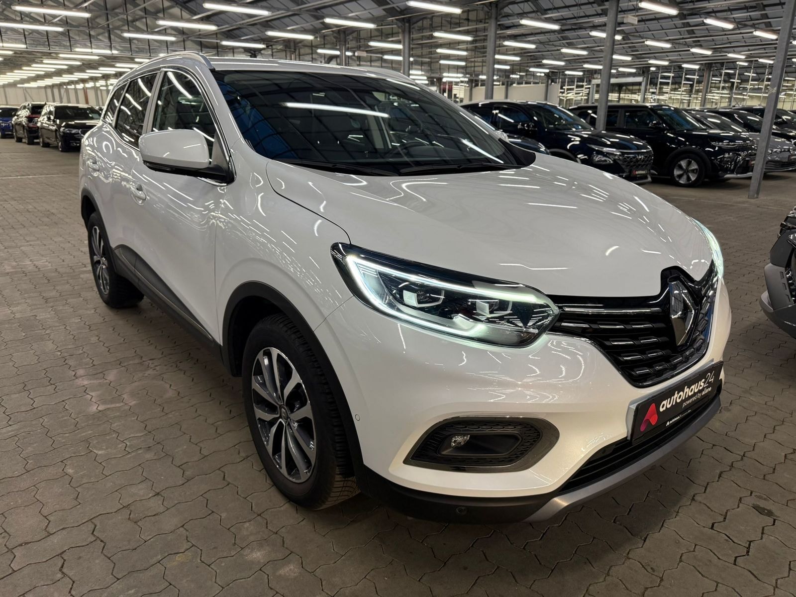 Renault Kadjar SUV / Crossover / Geländewagen RENAULT Kadjar TCe 140 EDC GPF Intens Crossover #1