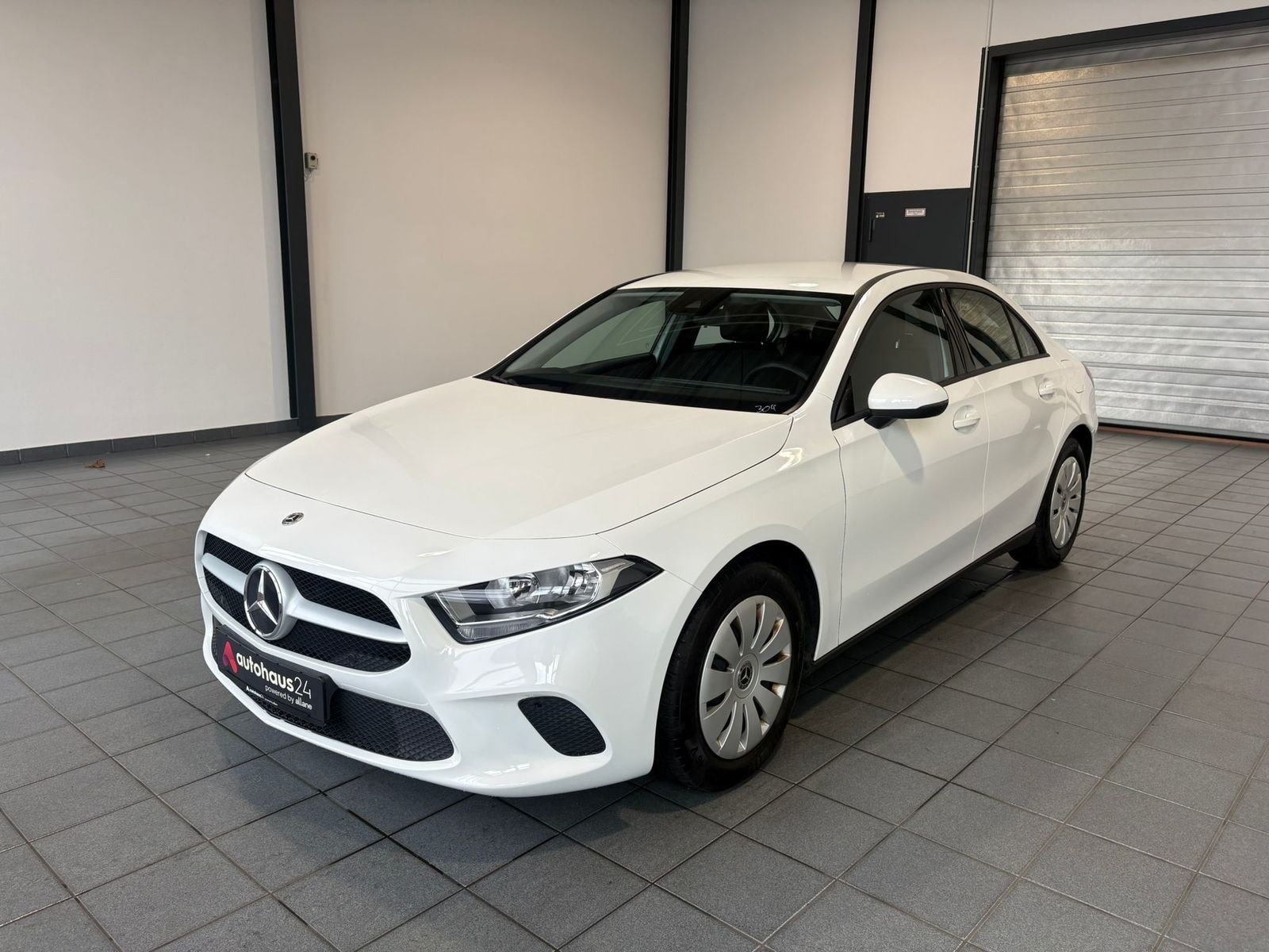 Mercedes Benz A-Klasse Limousine A 180 Lim. #3