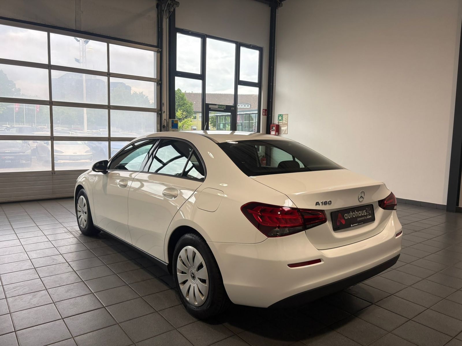 Mercedes Benz A-Klasse Limousine A 180 Lim. #4