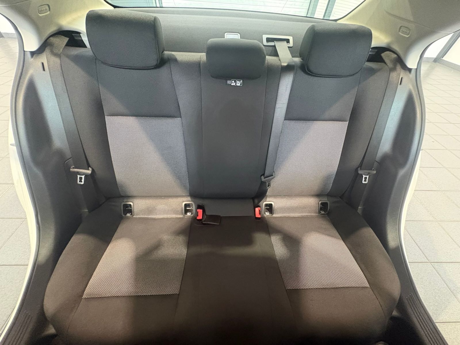 Mercedes Benz A-Klasse Limousine A 180 Lim. #14