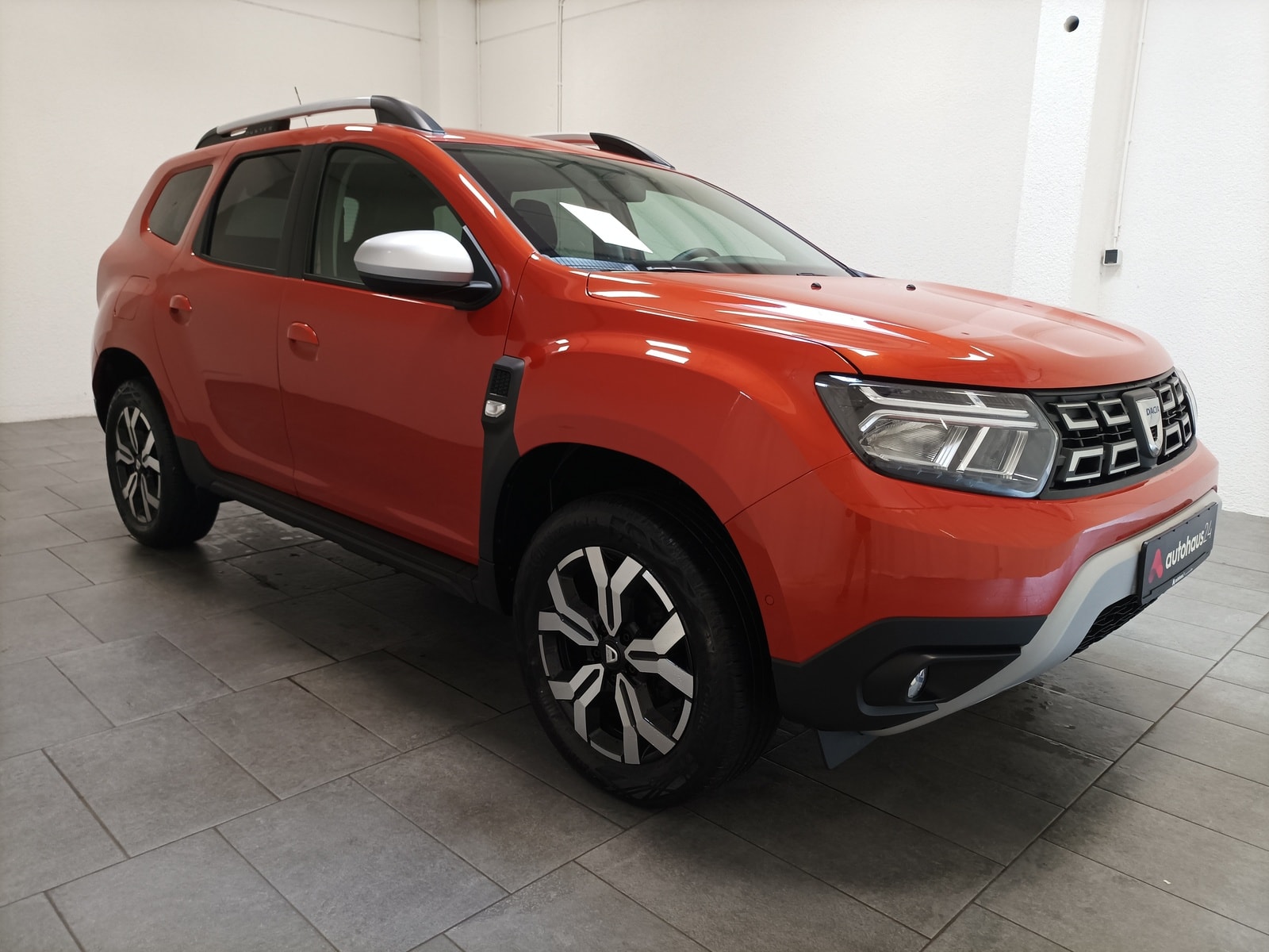 Dacia Duster SUV / Crossover / Geländewagen DACIA Duster TCe 150 EDC 2WD Prestige Sports Utility Vehicle #1