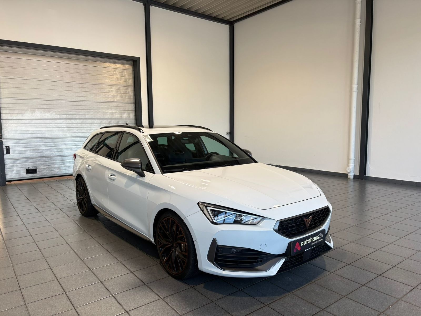 CUPRA Leon Kombi CUPRA Leon 2.0 TSI 228kW VZ 4Drive DSG Sportstourer Kombi #1