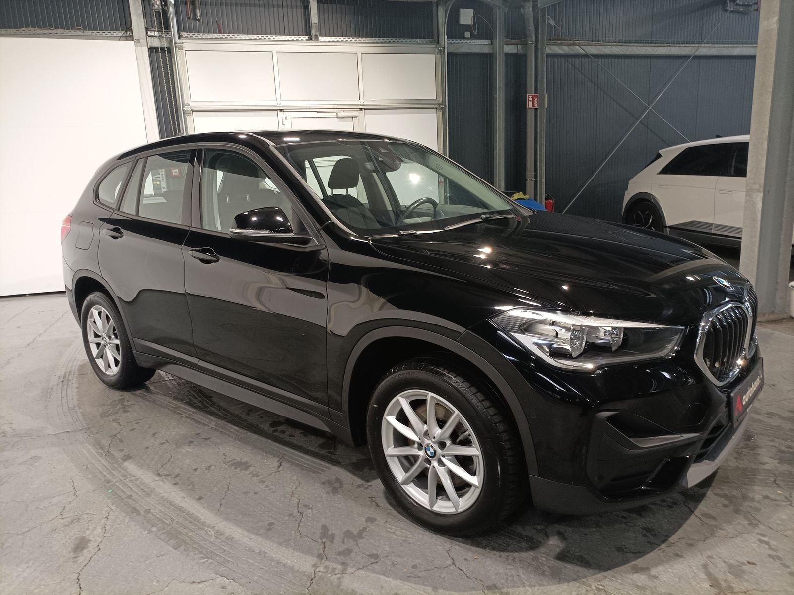 BMW X1 SUV / Crossover / Geländewagen BMW X1 sDrive20i Advantage Steptronic DCT Sports Utility Vehicle #1