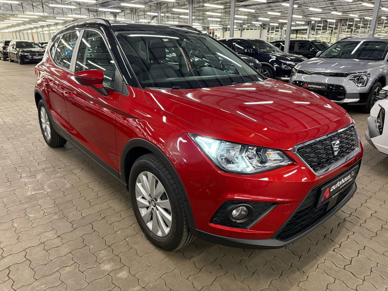 SEAT Arona SUV / Crossover / Geländewagen SEAT Arona 1.0 TSI 70kW Style BEATS Fast Lane Sports Utility Vehicle #1