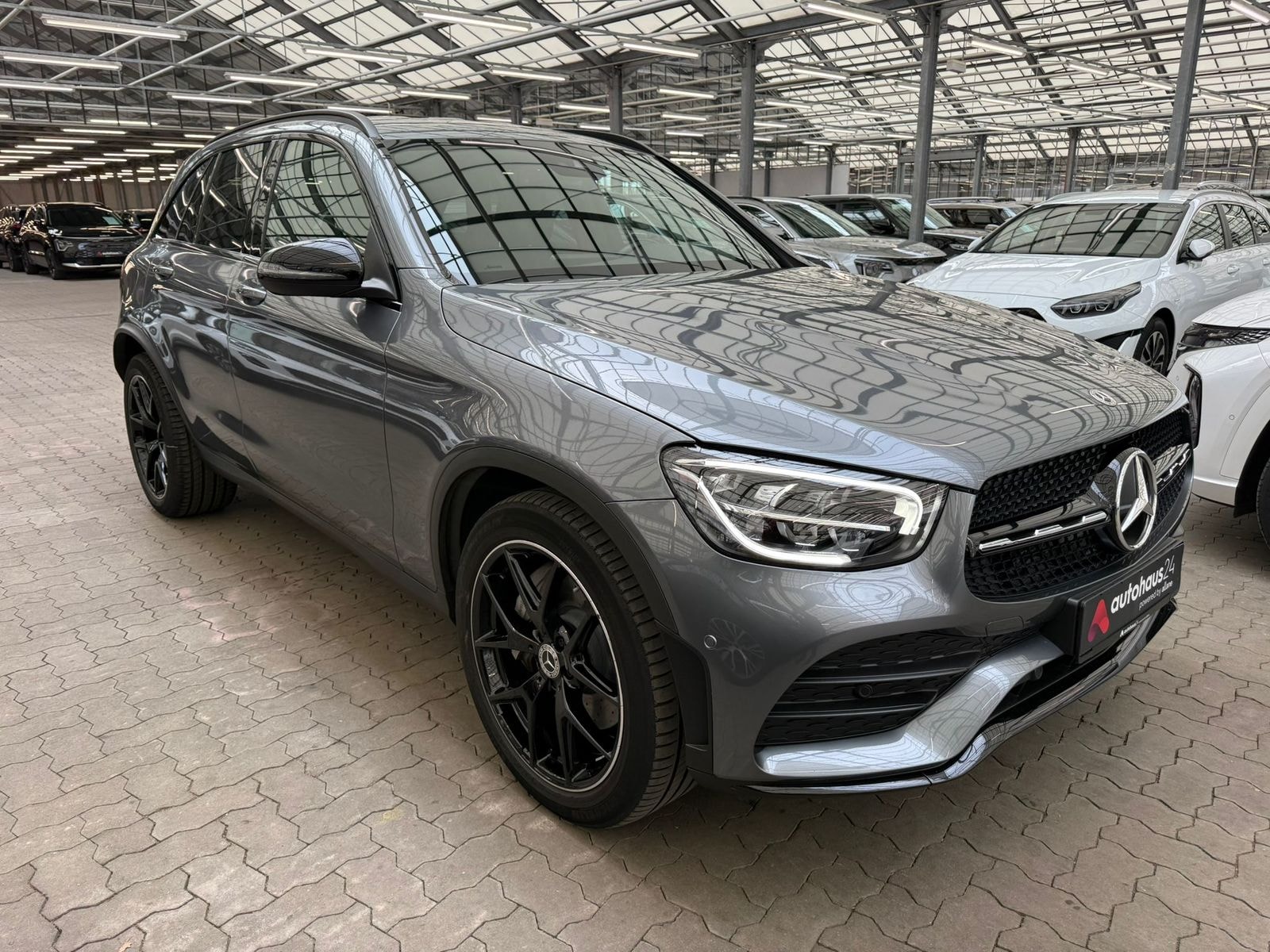 Mercedes-Benz GLC-Klasse SUV / Crossover / Geländewagen MERCEDES GLC GLC 200 4MATIC Autom. Sports Utility Vehicle #1