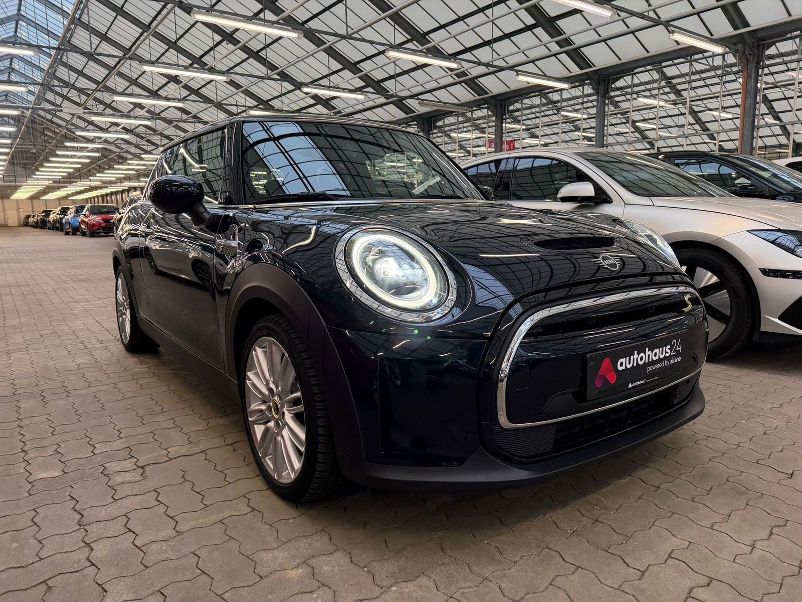 MINI 3-Türer Limousine MINI COOPER SE Cooper SE MINI Yours Trim Schräghecklimousine #1