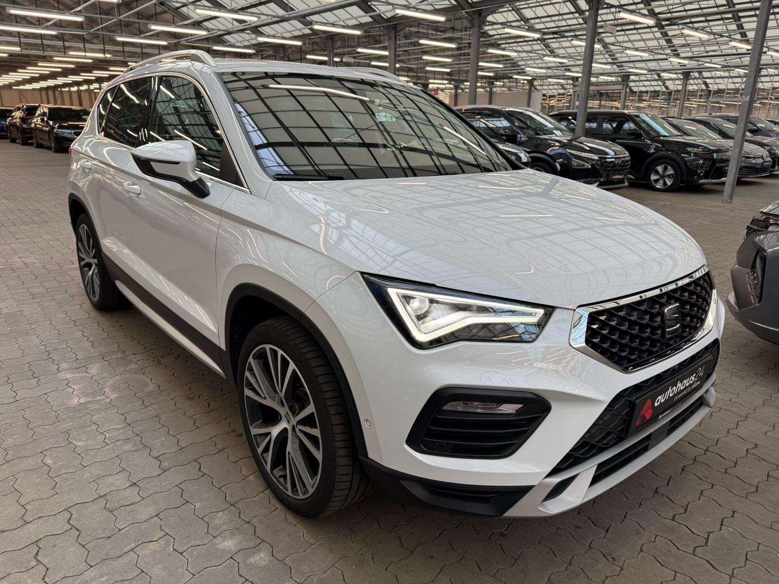SEAT Ateca SUV / Crossover / Geländewagen SEAT Ateca 2.0 TSI 140kW Xperience 4Drive DSG Sports Utility Vehicle #1