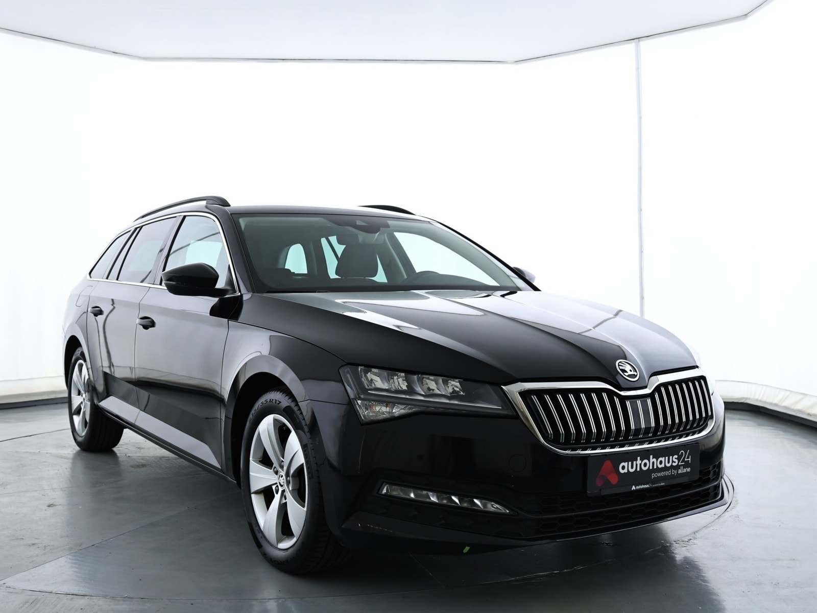 ŠKODA Superb Kombi SKODA Superb 2.0 TDI SCR DSG AMBITION Combi Kombi #1
