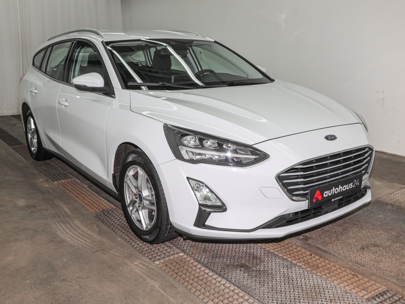 Ford Focus Kombi FORD Focus 1,0 EcoBoost 92kW Cool & Connect Turnier Kombi #1