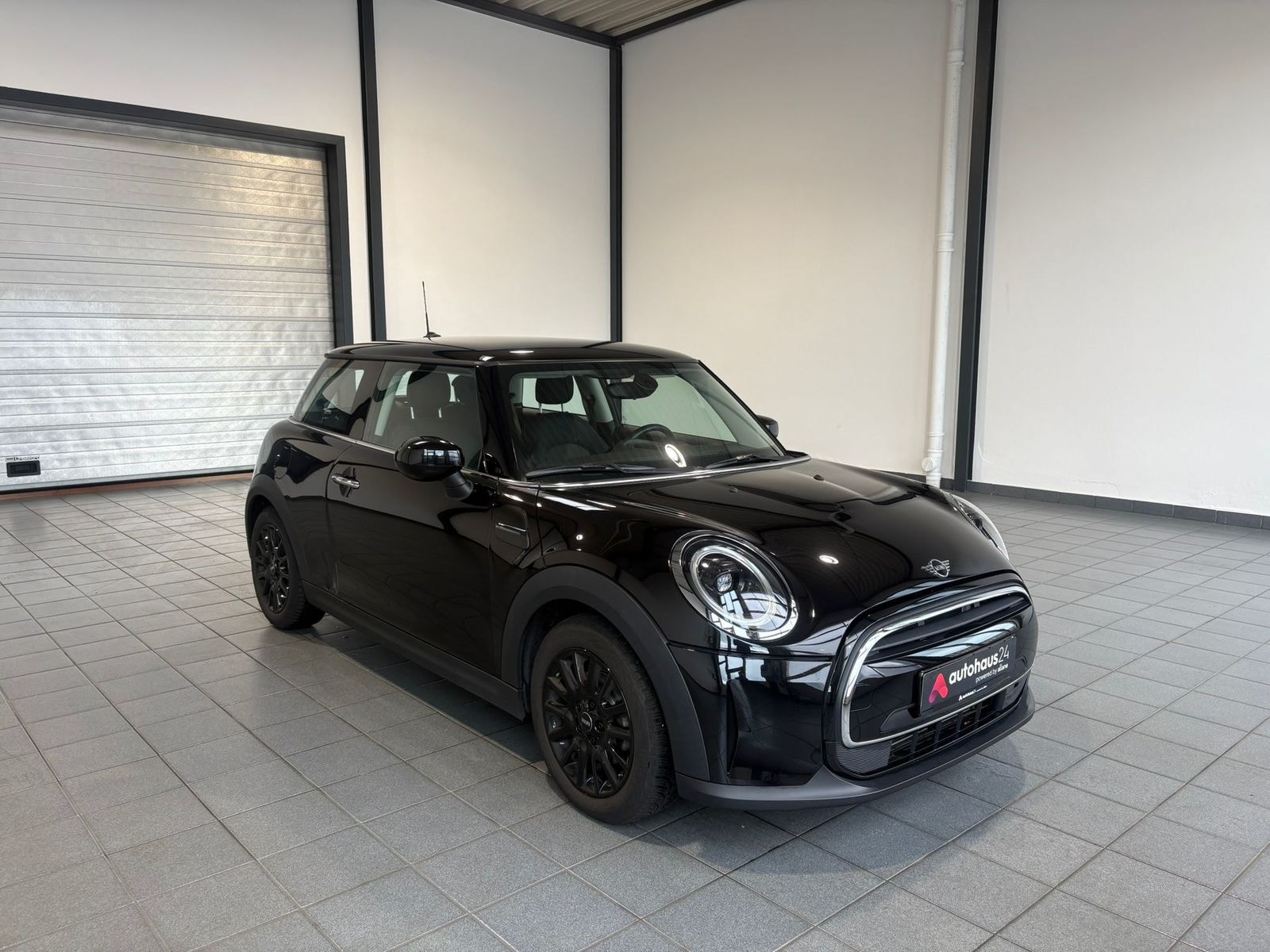 MINI 3-Türer Limousine MINI MINI One Essential Trim Schräghecklimousine #1