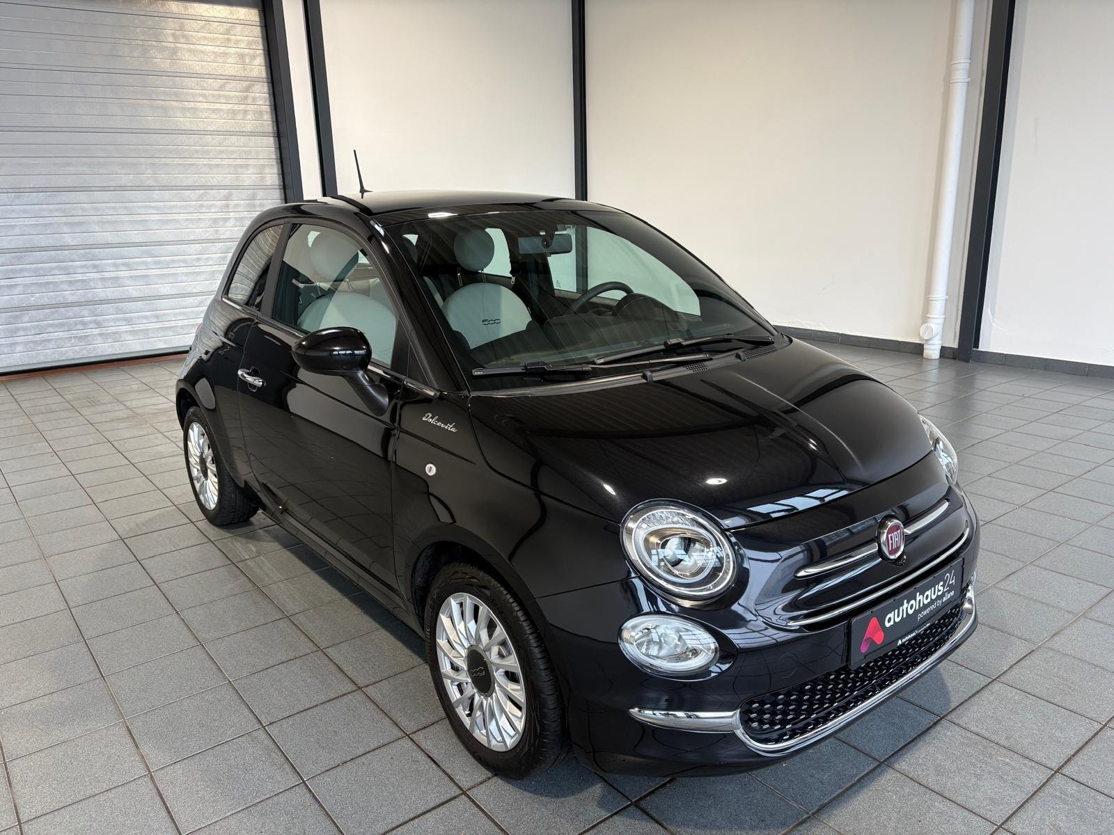 Fiat 500 Schräghecklimousine FIAT 500 1.0 GSE N3 Hybrid DOLCEVITA Schräghecklimousine #1