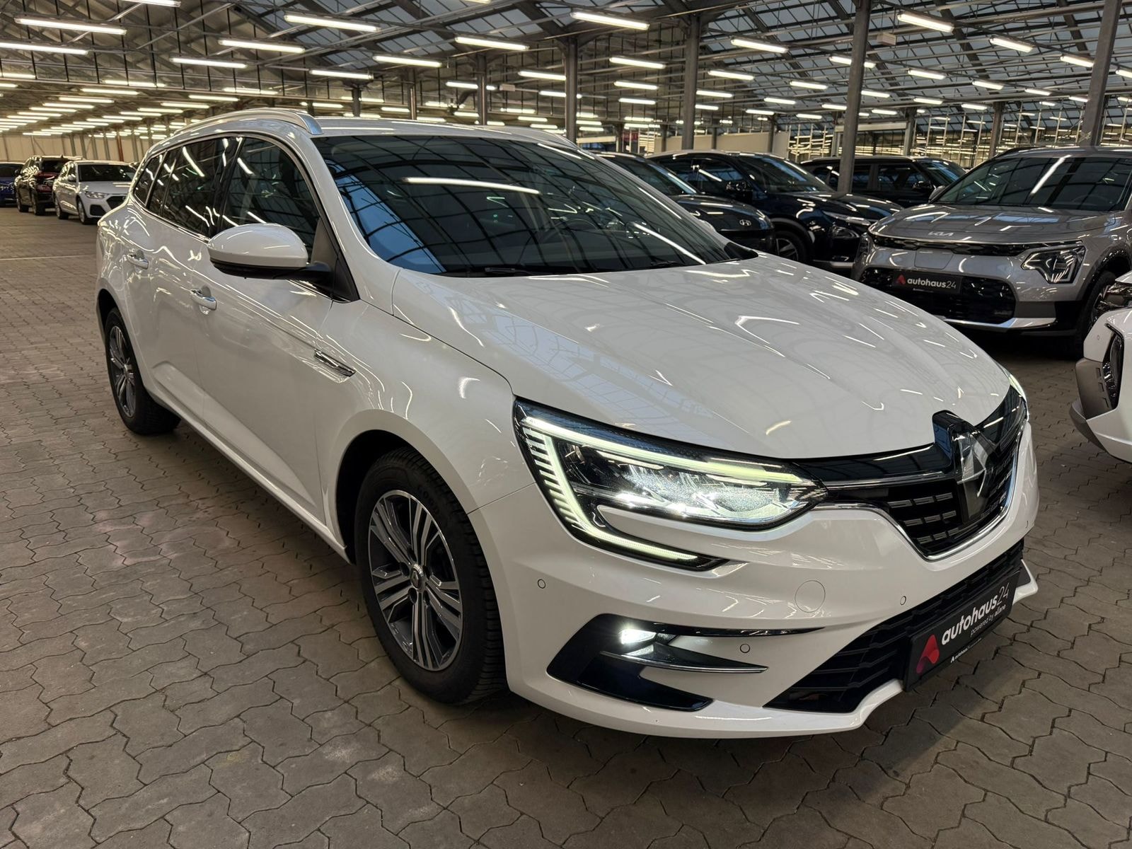 Renault Mégane Kombi RENAULT Mégane TCe 140 EDC GPF Intens Grandtour Kombi #1