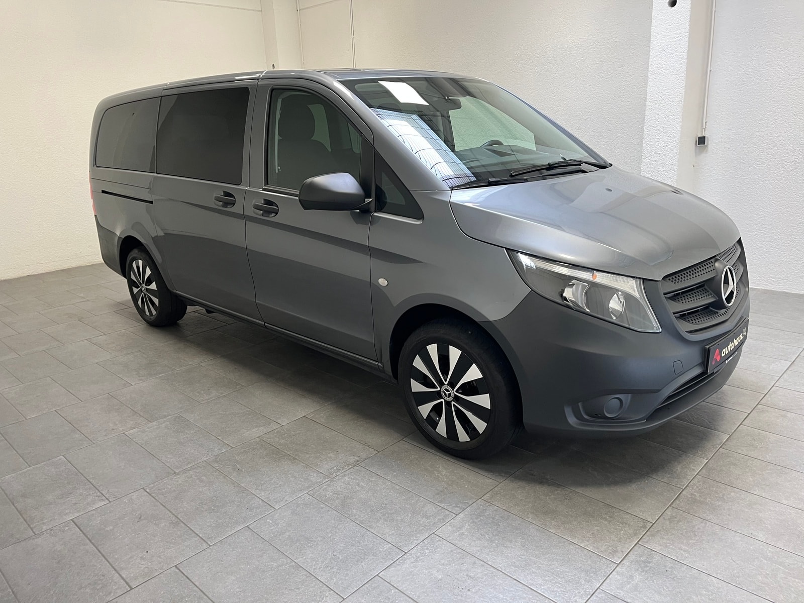 Mercedes-Benz Vito Kombi MERCEDES Vito 124 CDI Tourer PRO lang Auto Kombi-Lieferwagen #1