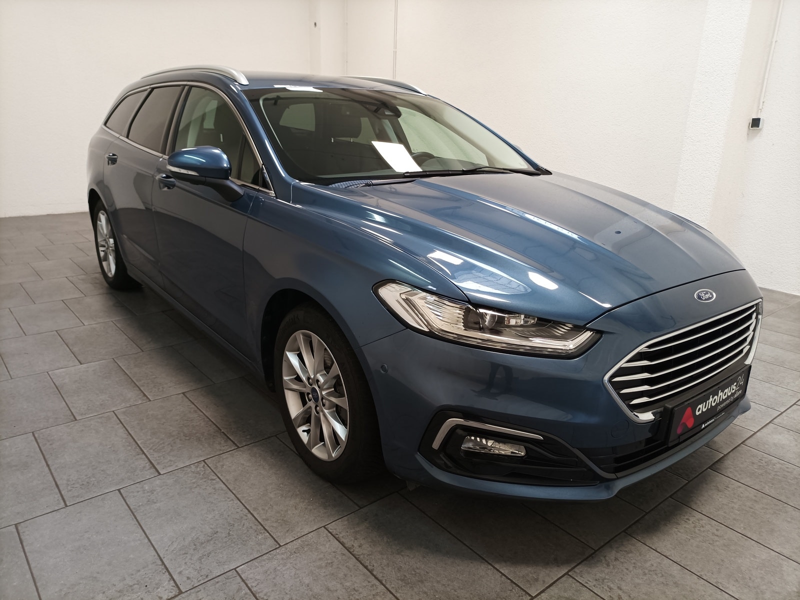 Ford Mondeo Kombi FORD Mondeo 2,0 Hybrid Titanium Automatik Turnier Kombi #1