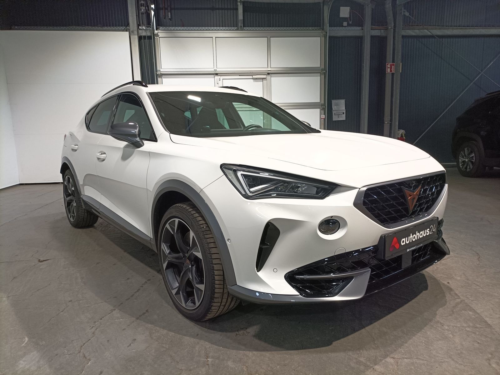 CUPRA Formentor SUV / Crossover / Geländewagen CUPRA Formentor 2.0 TSI 228kW VZ 4Drive DSG Sports Utility Vehicle #1